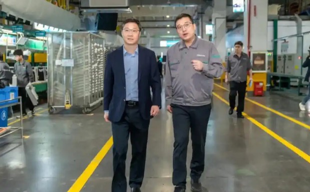 多地黨政領(lǐng)導走訪(fǎng)外貿企業(yè)，有的現場(chǎng)研討難點(diǎn)與應對策略
